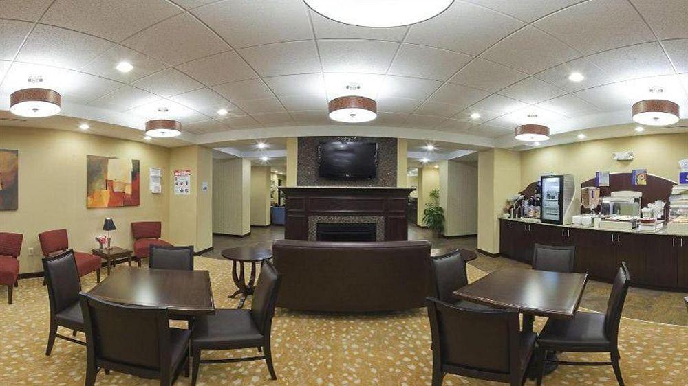 Holiday Inn Express & Suites Malone By Ihg Екстериор снимка